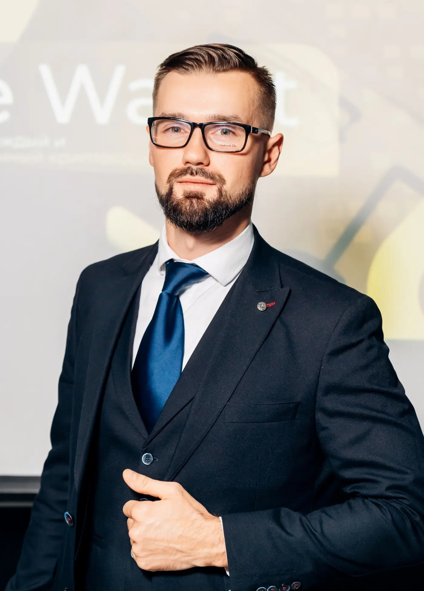 Руслан Захаркин выступает на форуме