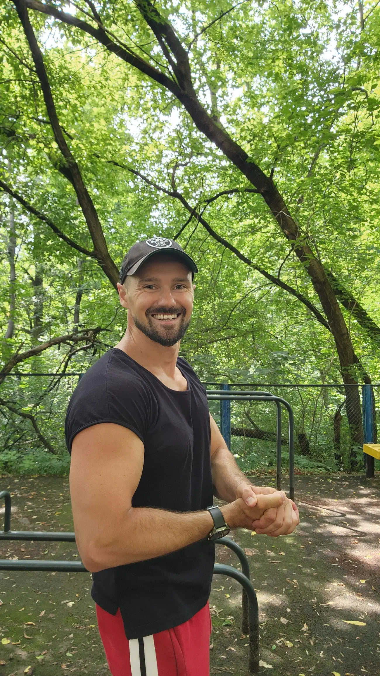 Открытая тренировка на турниках в парке